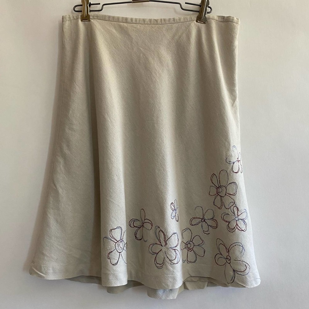 Tan linen skirt embroidered flowers size 10